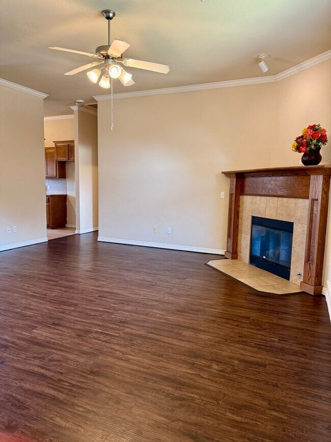 Foto del edificio - Spacious Home in Apple Valley- Moore