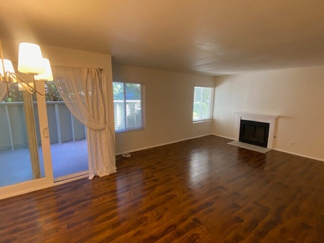 Foto del edificio - 22113 Burbank Blvd