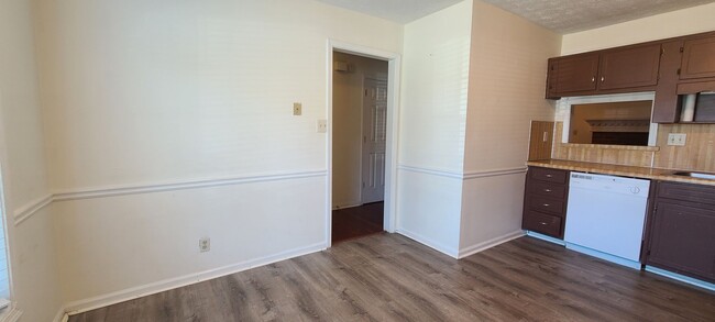 Foto del edificio - Brick 2-Bedroom Townhome in Lawrenceville!!