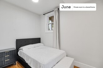 Building Photo - Room in Shared 5 bed/2 bath home in Roxbury