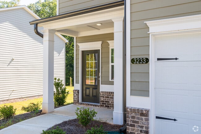 Entrance - Heritage Pointe