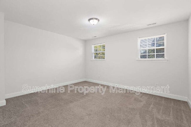 Building Photo - 805 Ridgeway Ave