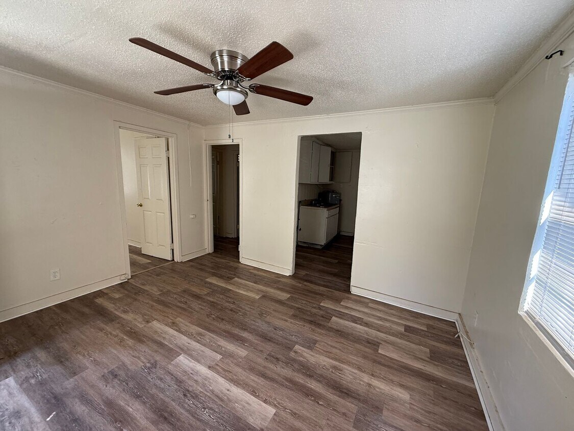 Foto principal - 1004 S McKinley St