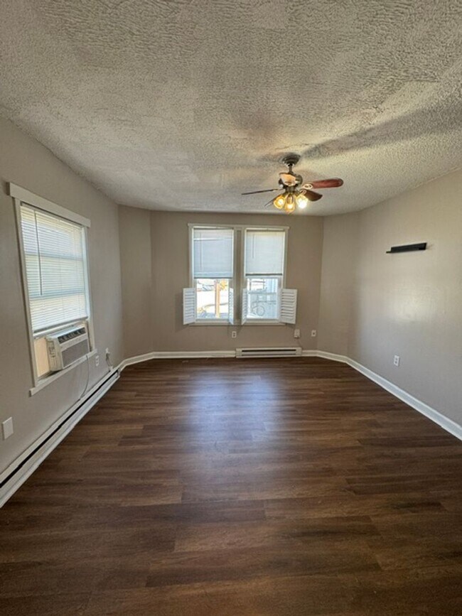 Foto del edificio - 1332 Stevens Ave