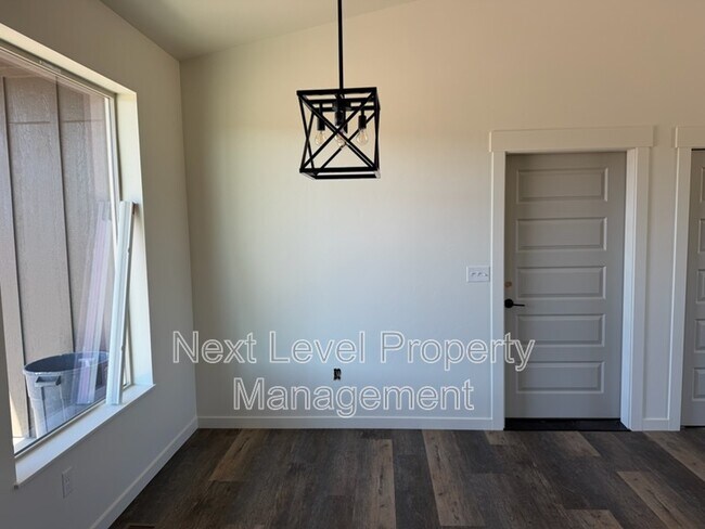 Building Photo - 1522 Trumble Creek Rd
