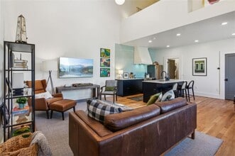 Building Photo - 955 Wylie St SE