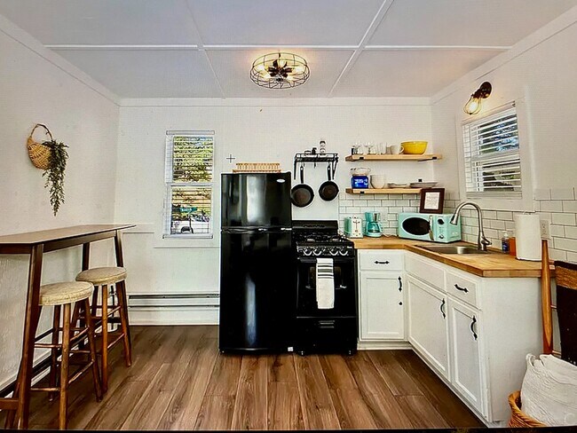 Foto del edificio - 784 Berkley Ln