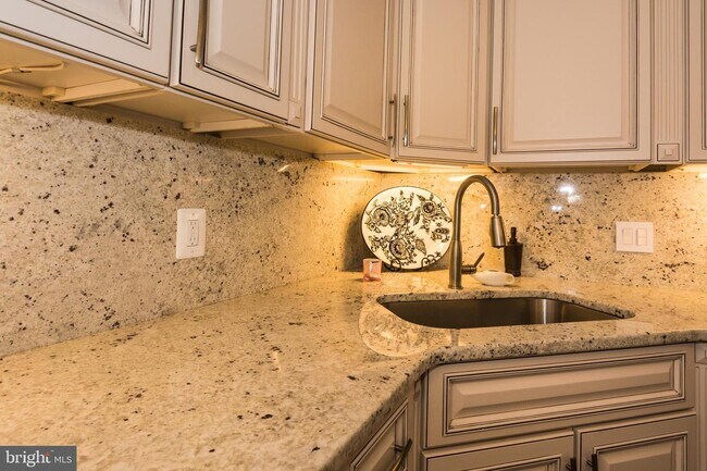 Foto del edificio - 2505 Caves Forest Rd