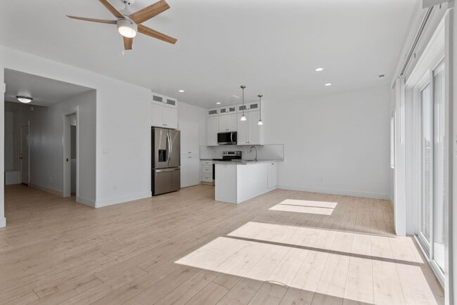 Building Photo - MODERN 3 BED 2.5 BATH HOMES IN ST ANTHONY