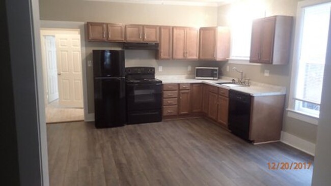Foto del edificio - 1 Bed, 1 Bath 4-Plex Apartment