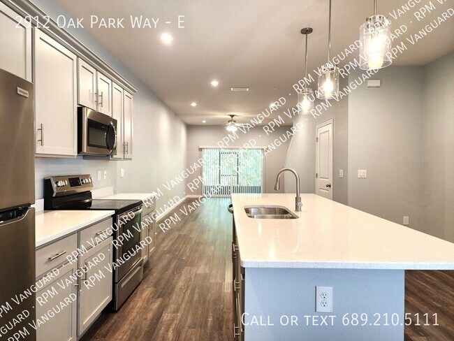 Building Photo - 2912 Oak Park Way