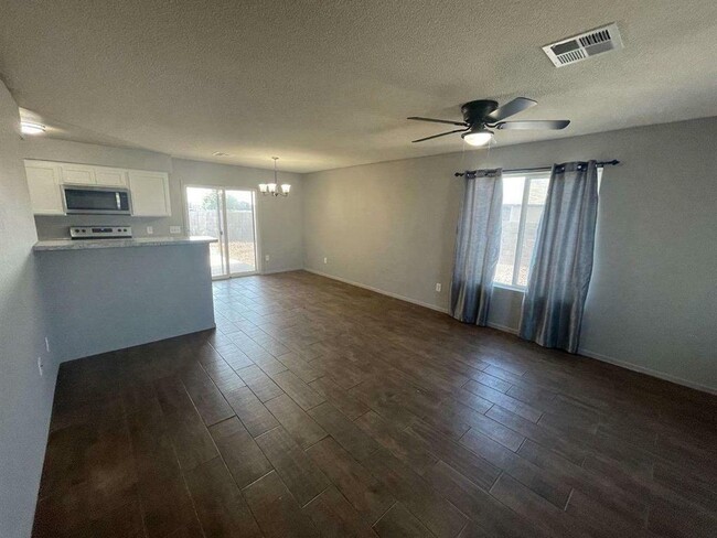 Building Photo - 3736 S Susannah Dr