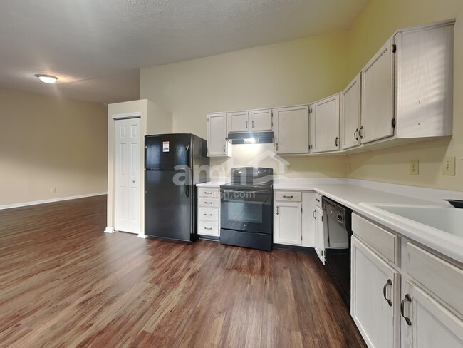 Building Photo - 13940 Bruddy Dr