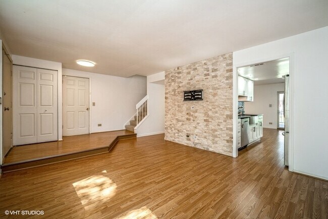 Building Photo - 1338 N Shadow Lake Ter
