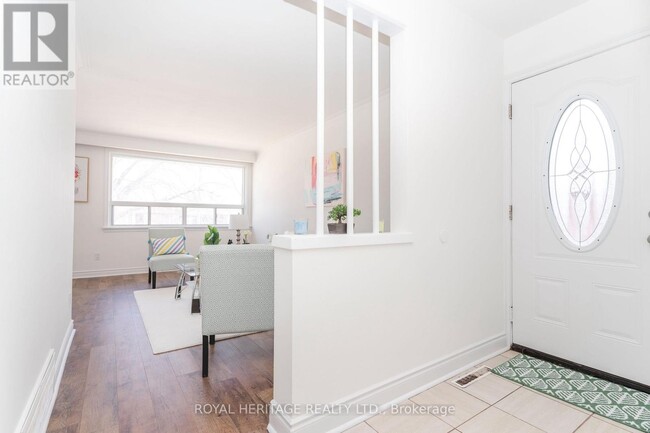 Building Photo - 55 Bridgenorth Crescent