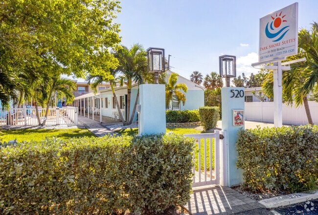 Entrance - Park Shore Boutique Apartments