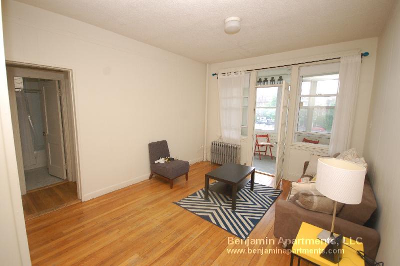 Primary Photo - 1632 Commonwealth Ave