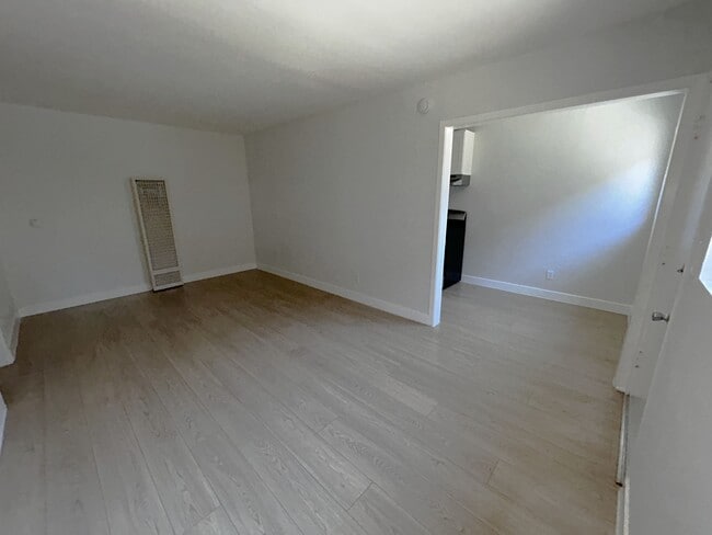 Building Photo - 1635 Normandie Ave