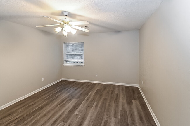 Building Photo - 13808 Wimbledon Loop