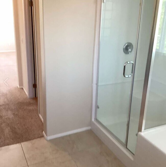 Foto del edificio - Gorgeous 4 Bed/ 3 Bath Home At End Of A Cu...