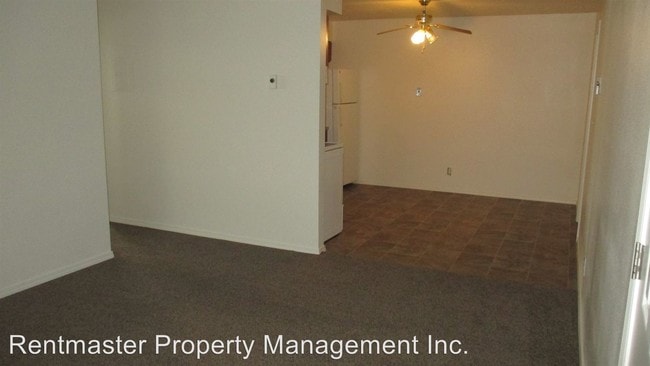 Building Photo - 530 N Fanning Ave