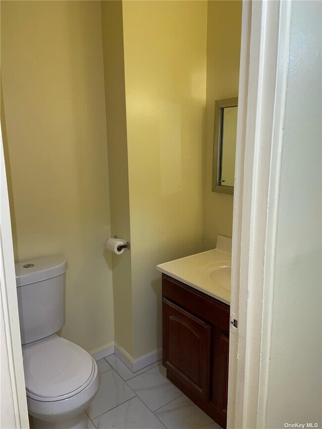 Foto del edificio - 272 Cozine Ave