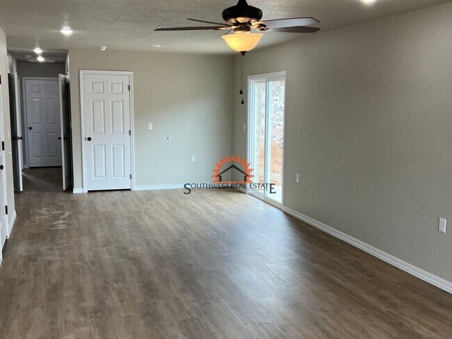 Building Photo - 1328 Sonora Rd