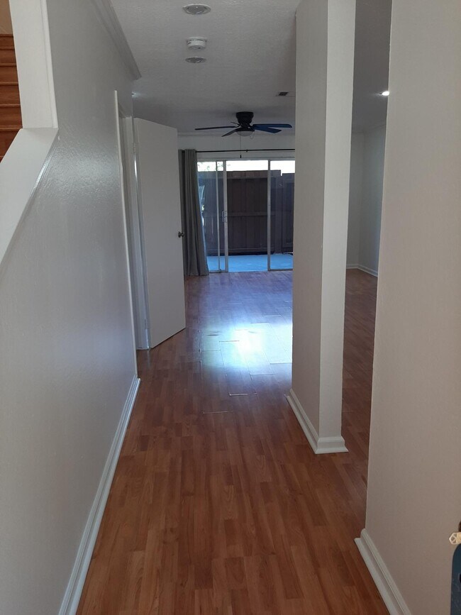 Foto del edificio - 1009 Murrieta Blvd