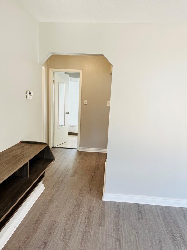 Foto del edificio - 6638 Campbell St