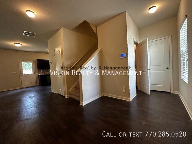 Building Photo - Charming Move In Ready Home!  4BD 2.5BA