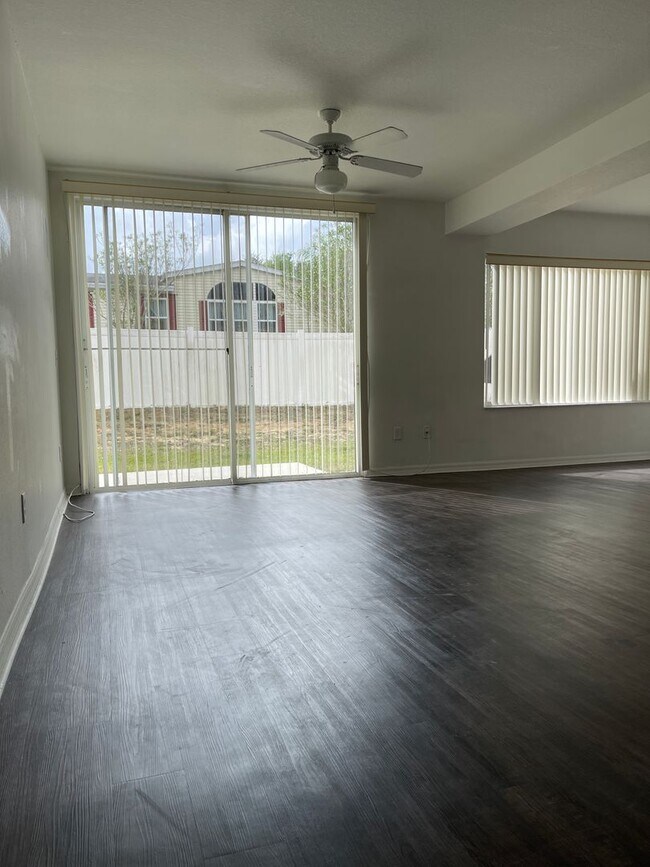 Foto del edificio - 620 Washington Palm Loop