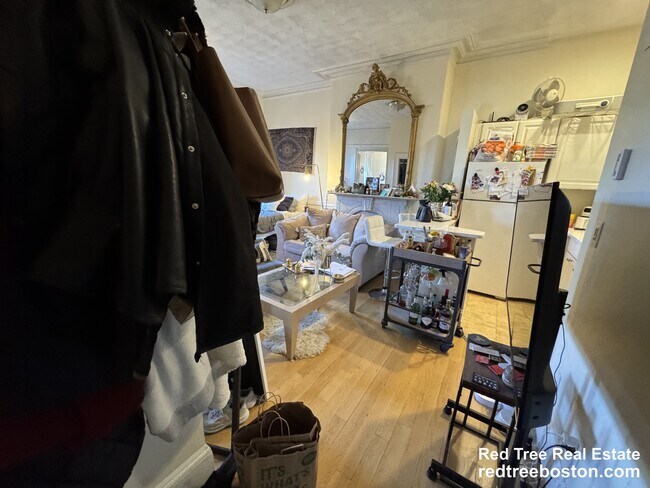 Foto del edificio - 554 Massachusetts Ave