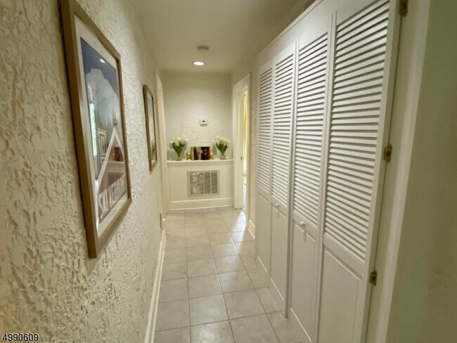 Building Photo - 22 Normandy Pkwy