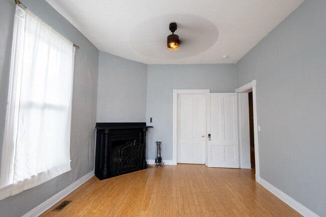 Building Photo - 442 Court St