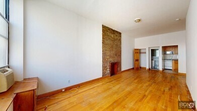 Building Photo - 222 W 72nd St