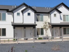 Building Photo - 519 S May Dr