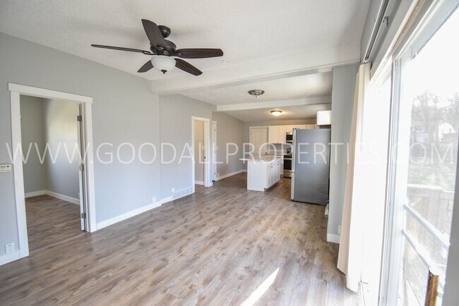 Building Photo - 3 Bedroom 1 Bath Home in Des Moines