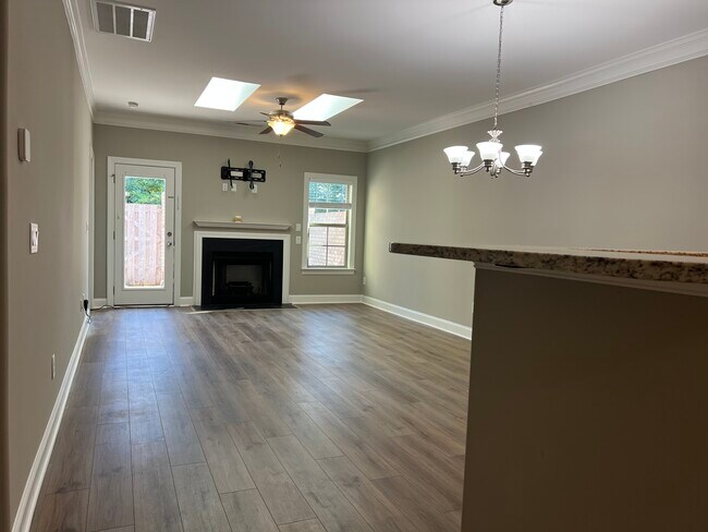 Building Photo - 1618 Cedar Hill Way