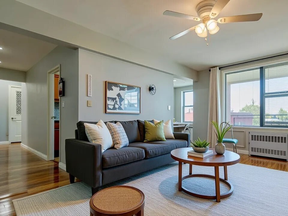 Foto principal - 94-25 57th Ave