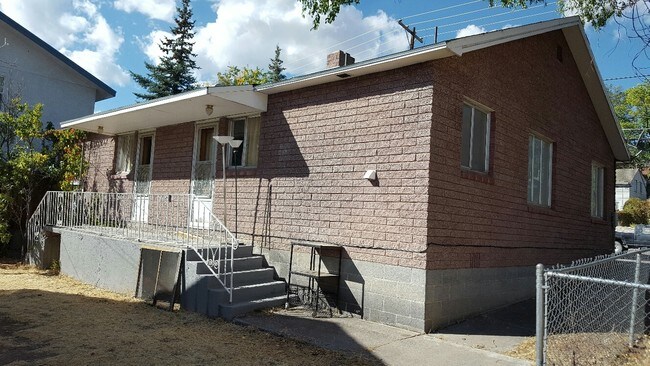 Building Photo - 1120-1122 Buena Vista Ave