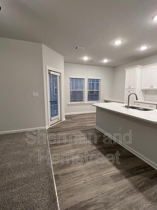 Building Photo - 2050 Lotus Dr