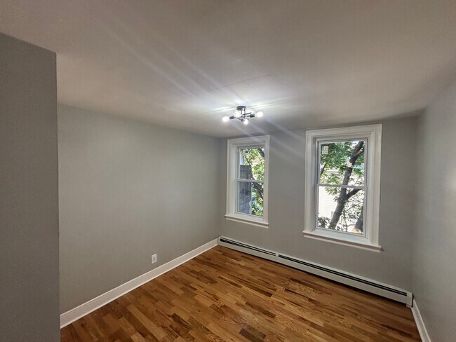 Foto del edificio - 838 Communipaw Ave