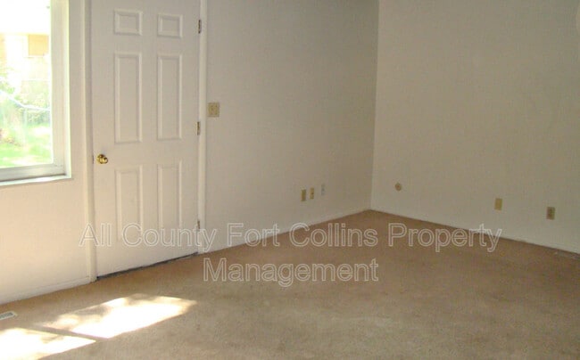 Building Photo - 1623 Larch St