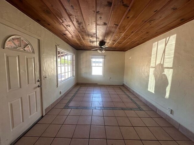 Foto del edificio - 1425 N 85th Pl