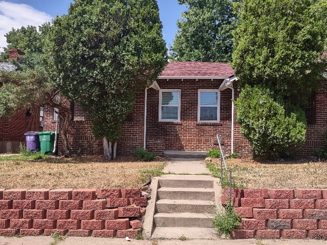 Building Photo - 3853 Julian St