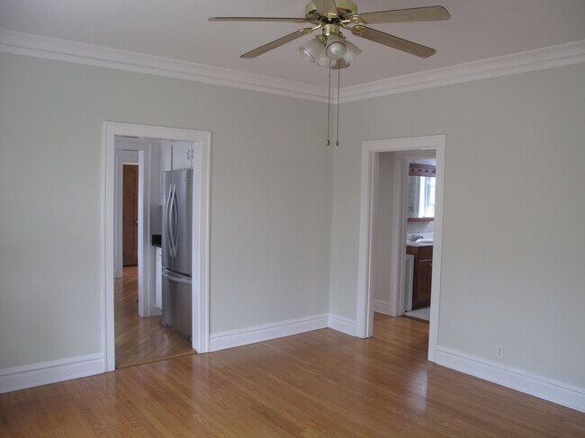 Dinning Room - 4827 Elm St