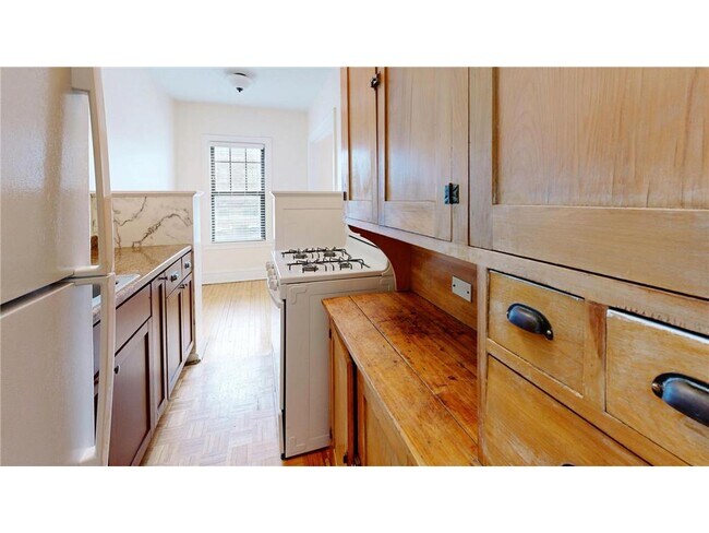 Foto del edificio - 214 E 19th St