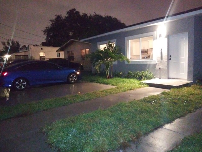Building Photo - 4105 NW 24th Ave