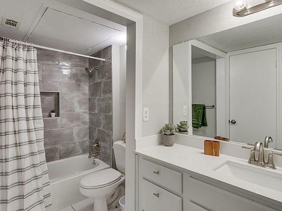 Foto del edificio - 15151 Berry Trail