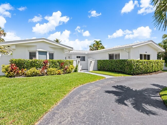Building Photo - Coastal Elegance Awaits! Stunning 5-Bedroom Home in Prime Fort Lauderdale Location